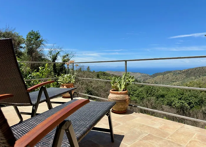 Forest Hideout Чефалу