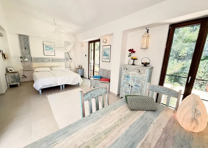 Forest Hideout Гостевой дом 4*